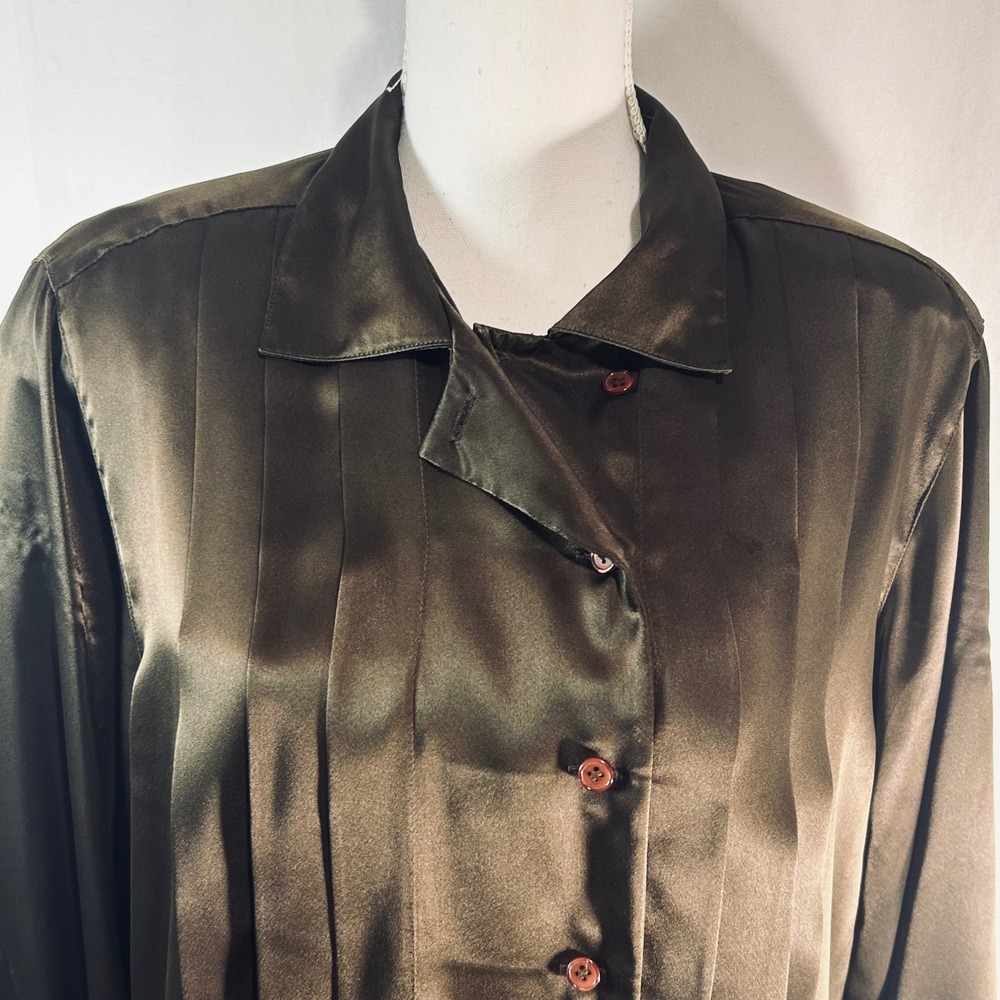 Jones New York Brown Satan Pintuck Button Up Blouse Womens Size 12 - Picture 2 of 10